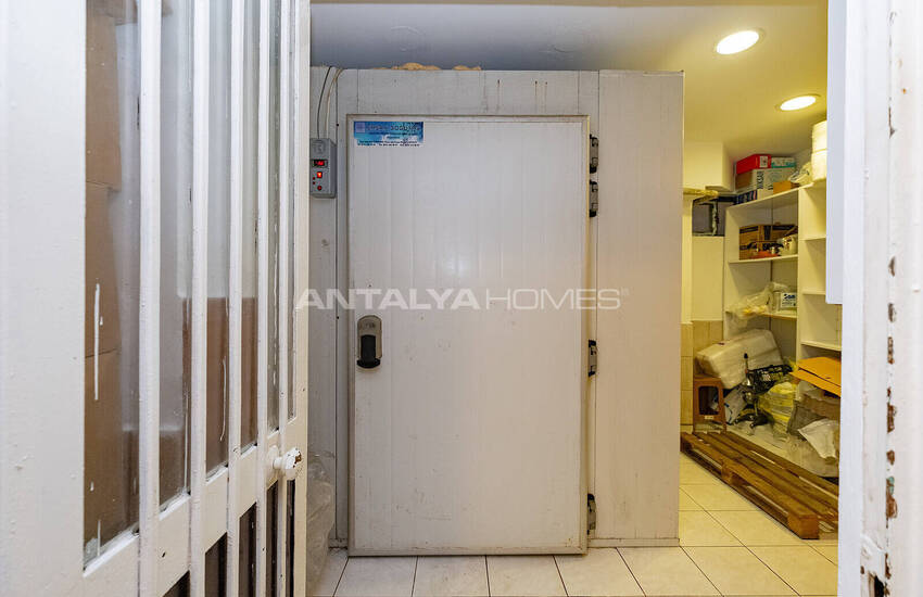 Winkel Met Potentieel Hoog Inkomen In Muratpasa Antalya 34