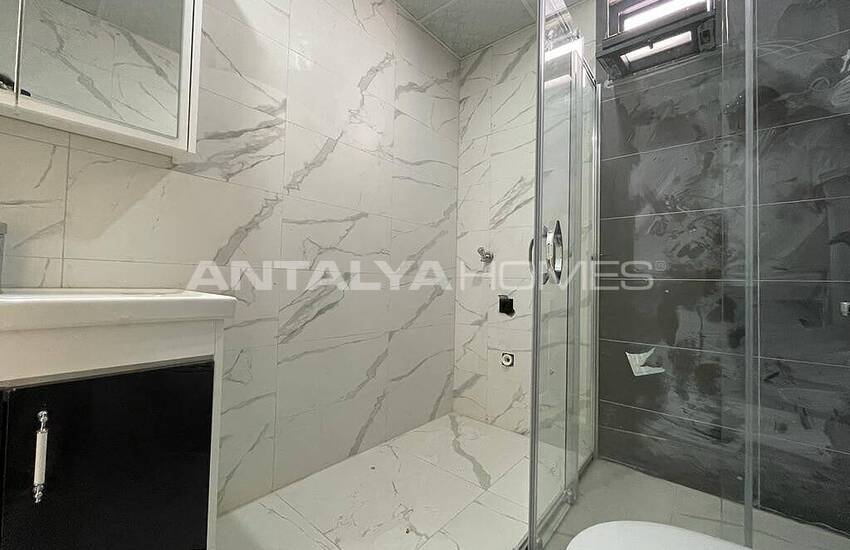 2+1 Apartment in Antalya with Natural Gas Near the Sea 22