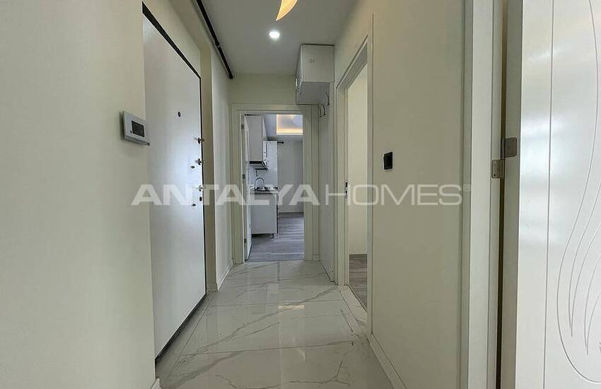 2+1 Apartment in Antalya with Natural Gas Near the Sea 23