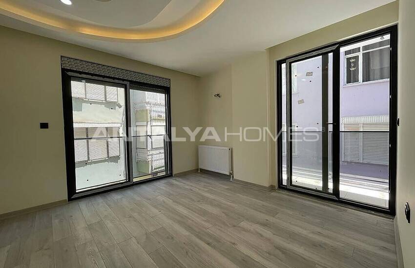 2+1 Apartment in Antalya with Natural Gas Near the Sea 19