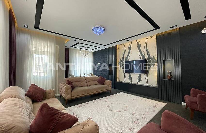 5-bedroom Well-maintained Flat Near the Sea in Antalya