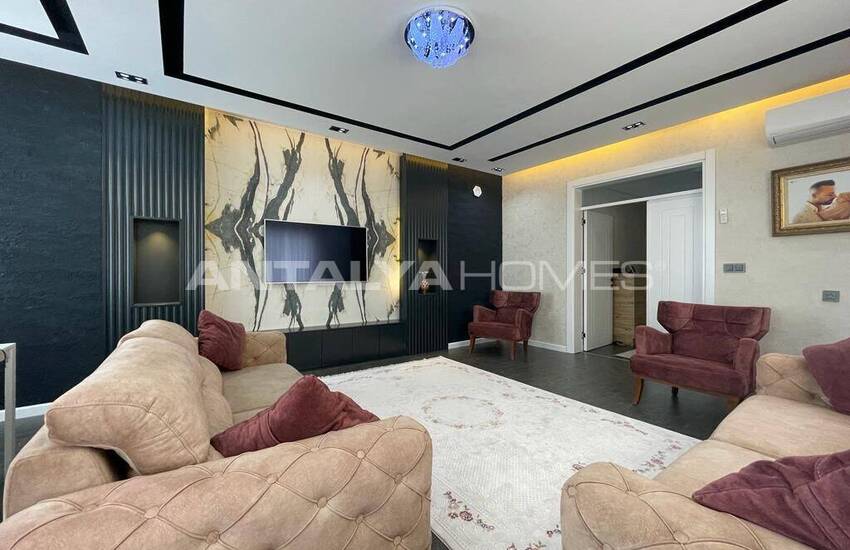 5-bedroom Well-maintained Flat Near the Sea in Antalya 15