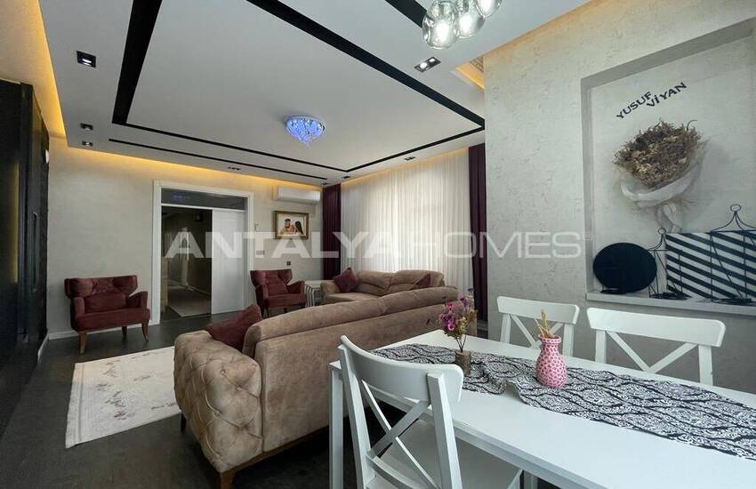 5-bedroom Well-maintained Flat Near the Sea in Antalya 16