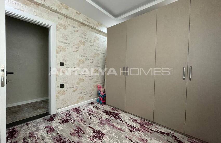 5-bedroom Well-maintained Flat Near the Sea in Antalya 23