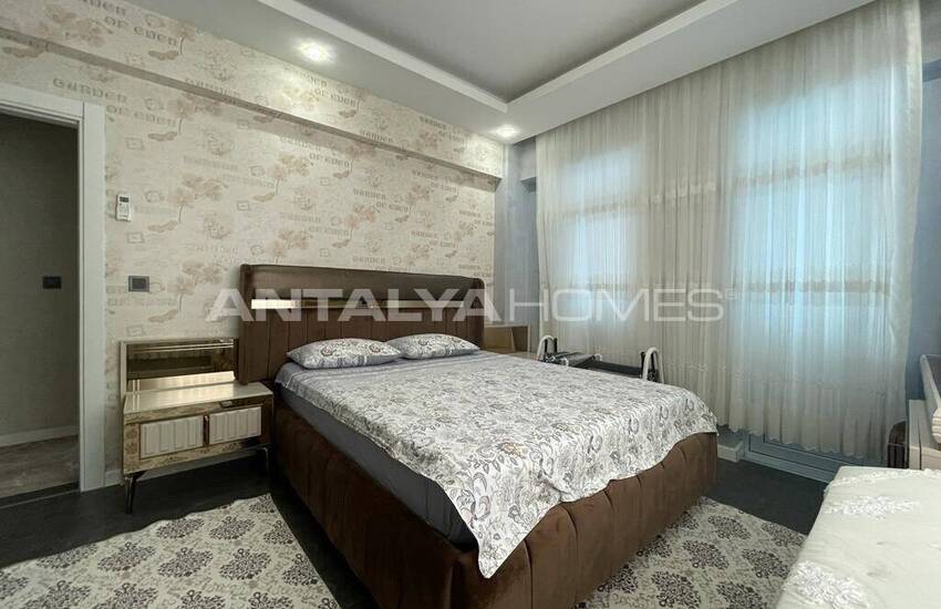 5-bedroom Well-maintained Flat Near the Sea in Antalya 24