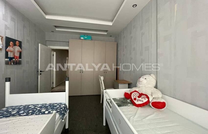 5-bedroom Well-maintained Flat Near the Sea in Antalya 29