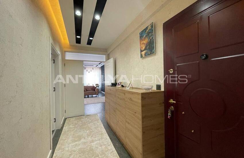5-bedroom Well-maintained Flat Near the Sea in Antalya 33
