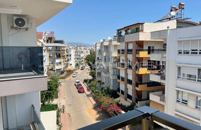 5-bedroom Well-maintained Flat Near the Sea in Antalya 39