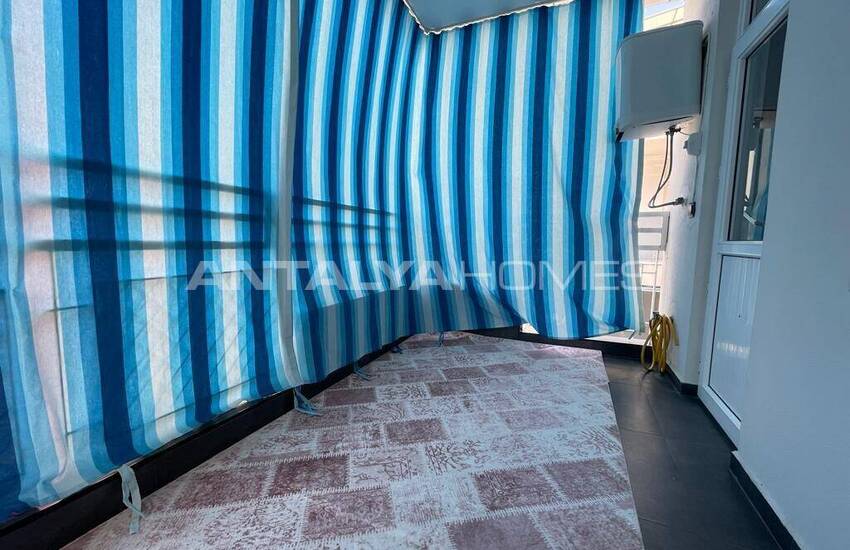 5-bedroom Well-maintained Flat Near the Sea in Antalya 43