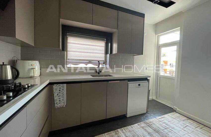 5-bedroom Well-maintained Flat Near the Sea in Antalya 19
