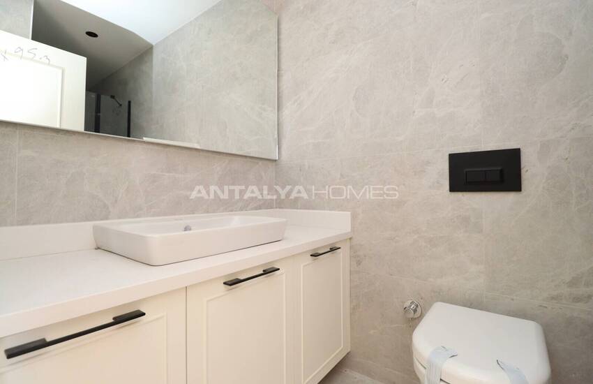 Antalya Döşemealtı'nda Sakin Bölgede Havuzlu Şık Villa 31