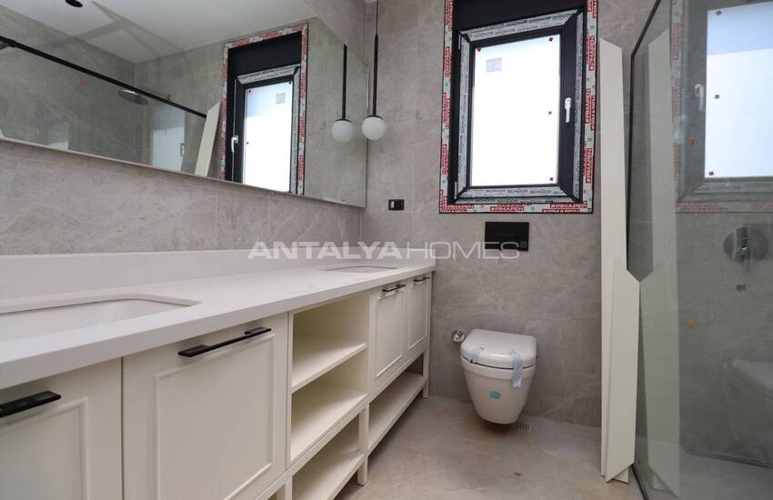 Antalya Döşemealtı'nda Sakin Bölgede Havuzlu Şık Villa 29