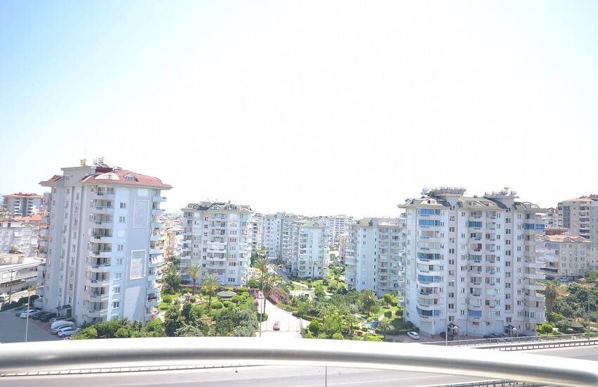 Alanya'da Sosyal Aktiviteler Sunan Havuzlu Sitede Satılık Daire 32