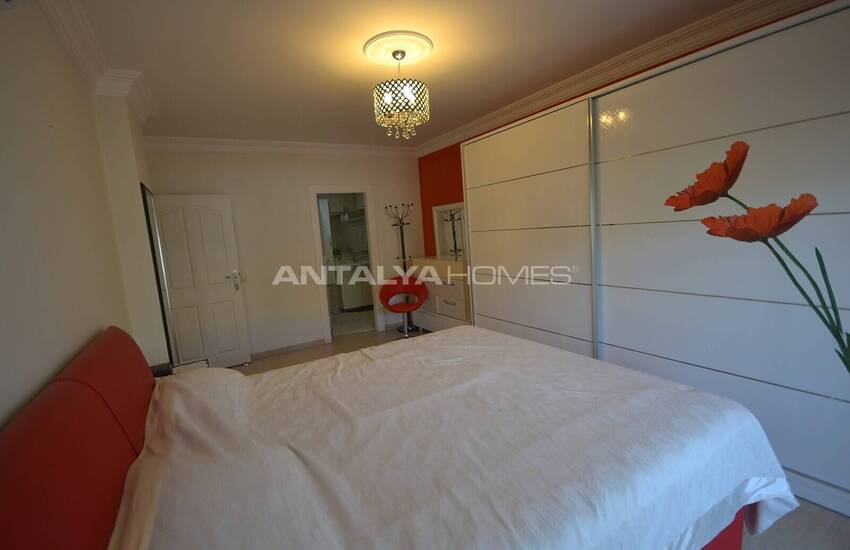 Alanya'da Sosyal Aktiviteler Sunan Havuzlu Sitede Satılık Daire 49