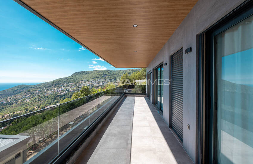 Houses with Private Pools and Gardens in Alanya 12