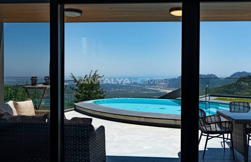 Detached House with Pool and Car Park in Antalya Konyaalti