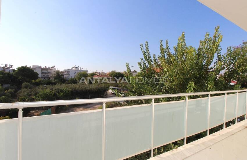 Centrally Located Building in Belek with a Store and 4 Flats 17