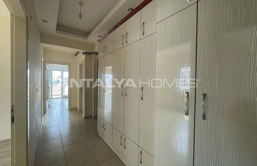 Centraal Gelegen 2+1 Appartement Met Aardgas In Muratpasa 24