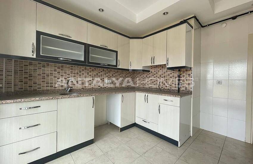 Centraal Gelegen 2+1 Appartement Met Aardgas In Muratpasa 16