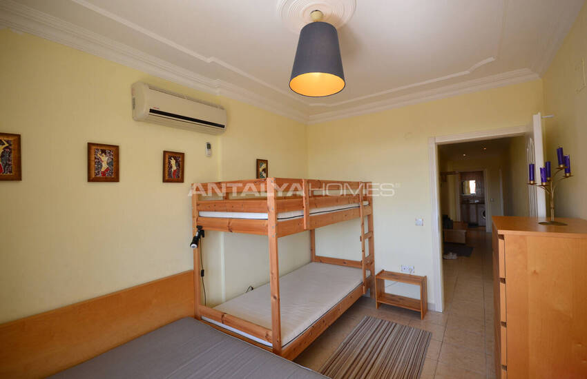 Alanya'da Kleopatra Pajı'na Yakın Havuzlu Sitede Eşyalı Daire 35