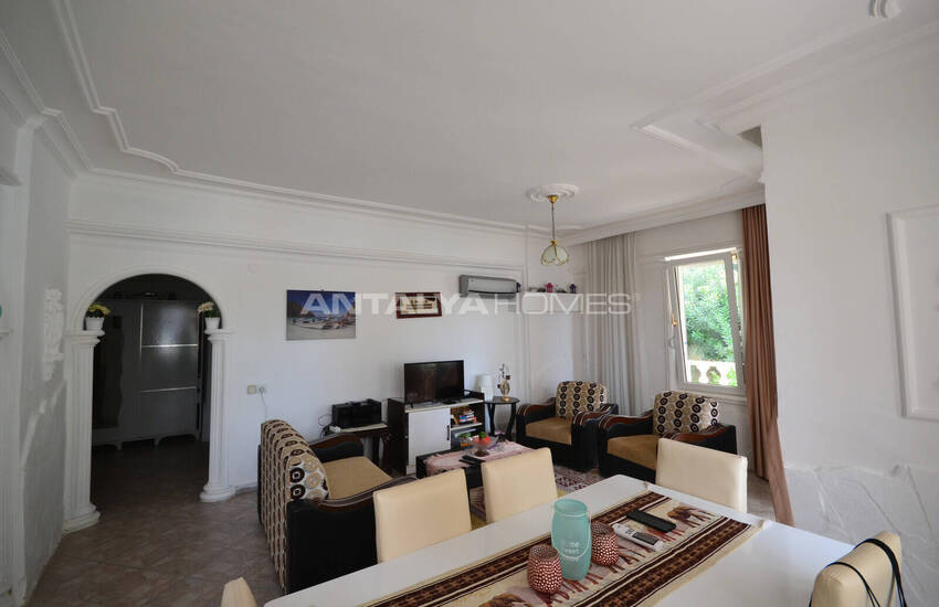 Alanya Mahmutlar'da Denize Sıfır Havuz Manzaralı Eşyalı Daire 24