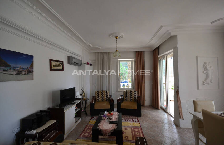 Alanya Mahmutlar'da Denize Sıfır Havuz Manzaralı Eşyalı Daire 19