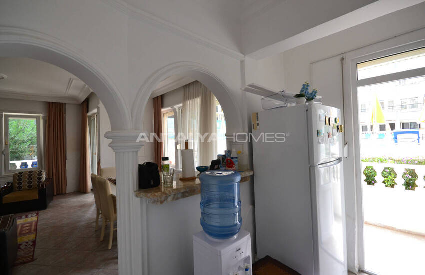 Alanya Mahmutlar'da Denize Sıfır Havuz Manzaralı Eşyalı Daire 36