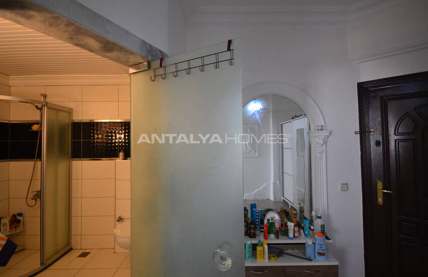 Alanya Mahmutlar'da Denize Sıfır Havuz Manzaralı Eşyalı Daire 32