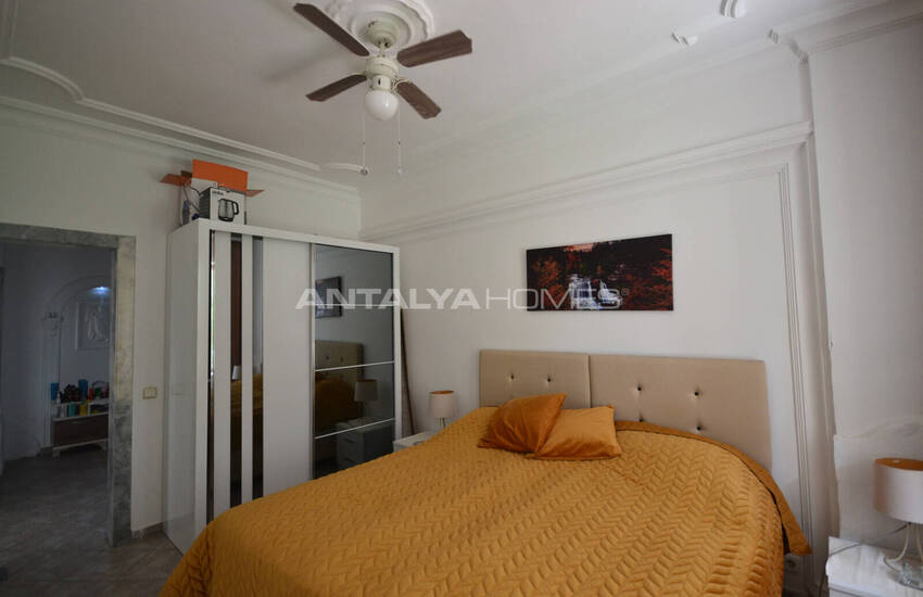 Alanya Mahmutlar'da Denize Sıfır Havuz Manzaralı Eşyalı Daire 26