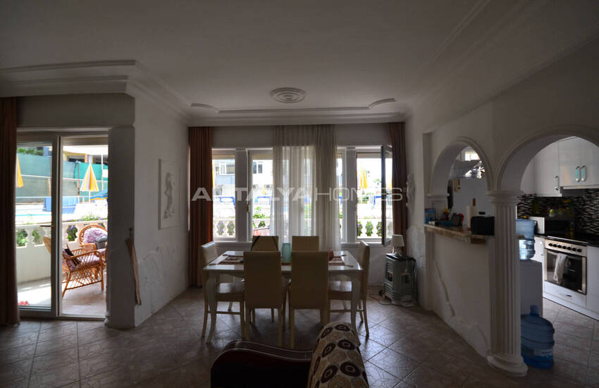 Alanya Mahmutlar'da Denize Sıfır Havuz Manzaralı Eşyalı Daire 17