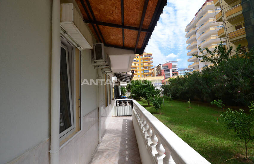 Alanya Mahmutlar'da Denize Sıfır Havuz Manzaralı Eşyalı Daire 31