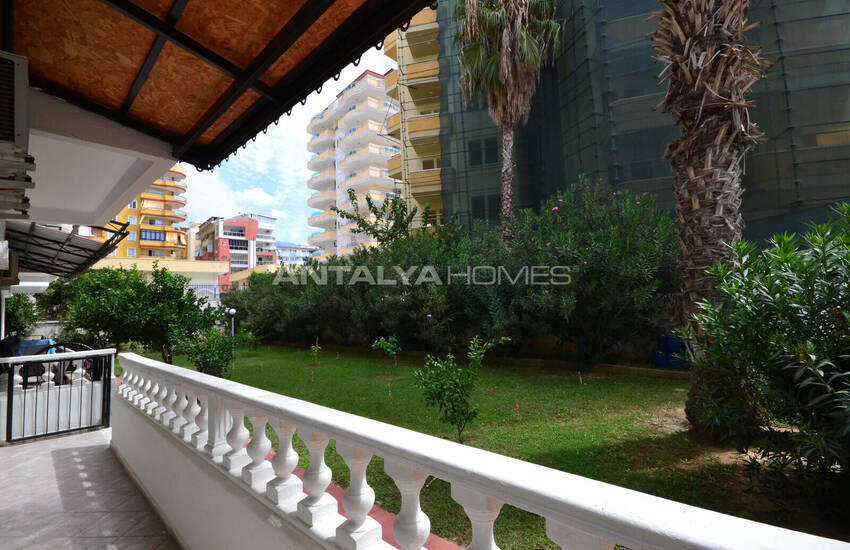 Alanya Mahmutlar'da Denize Sıfır Havuz Manzaralı Eşyalı Daire 30