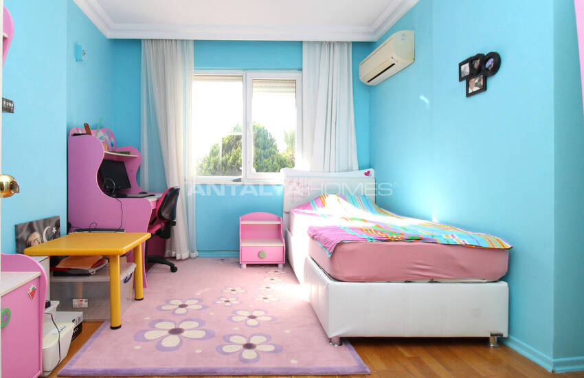 Spacious Apartment in Complex Close to Sea in Antalya Muratpasa 40