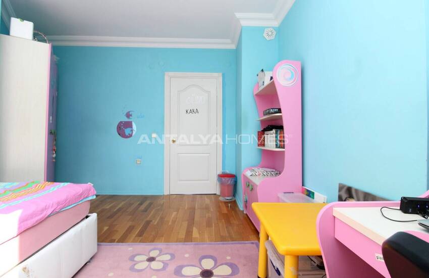 Spacious Apartment in Complex Close to Sea in Antalya Muratpasa 38