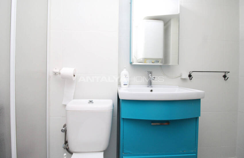 Spacious Apartment in Complex Close to Sea in Antalya Muratpasa 46