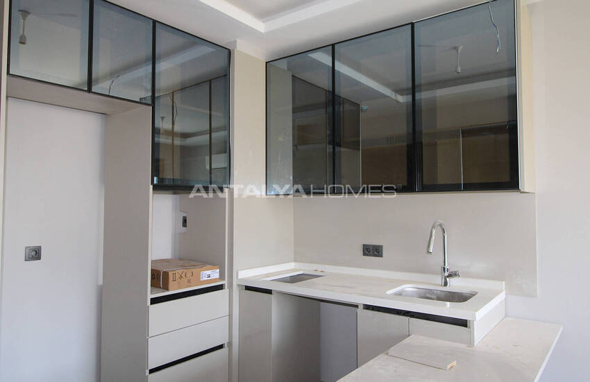 Flats in Project with Communal Pool in Antalya Altintas 12