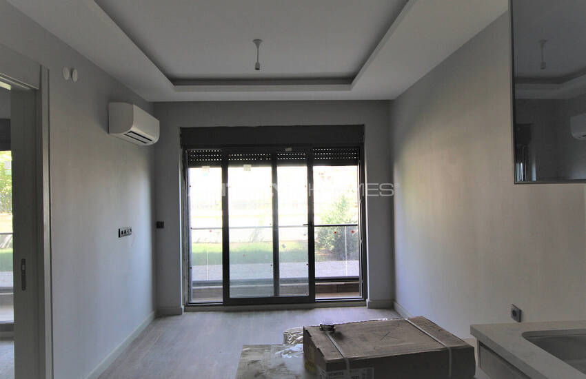 Flats in Project with Communal Pool in Antalya Altintas 6