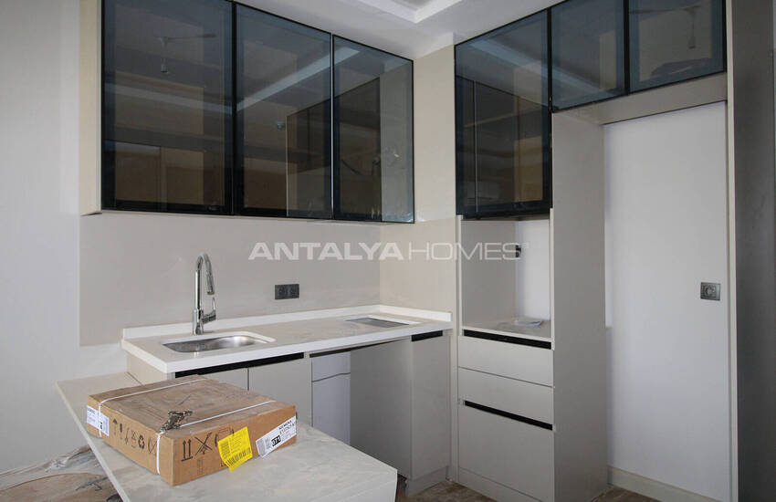 Flats in Project with Communal Pool in Antalya Altintas 12
