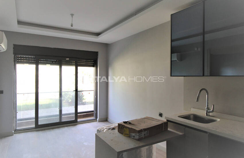 Flats in Project with Communal Pool in Antalya Altintas 8