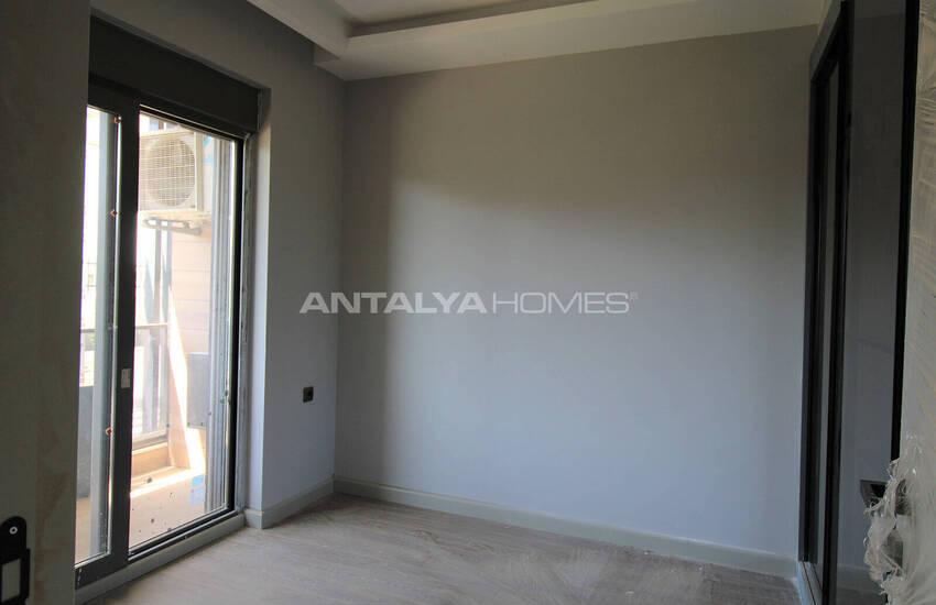 Flats in Project with Communal Pool in Antalya Altintas 7