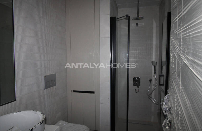 Flats in Project with Communal Pool in Antalya Altintas 15