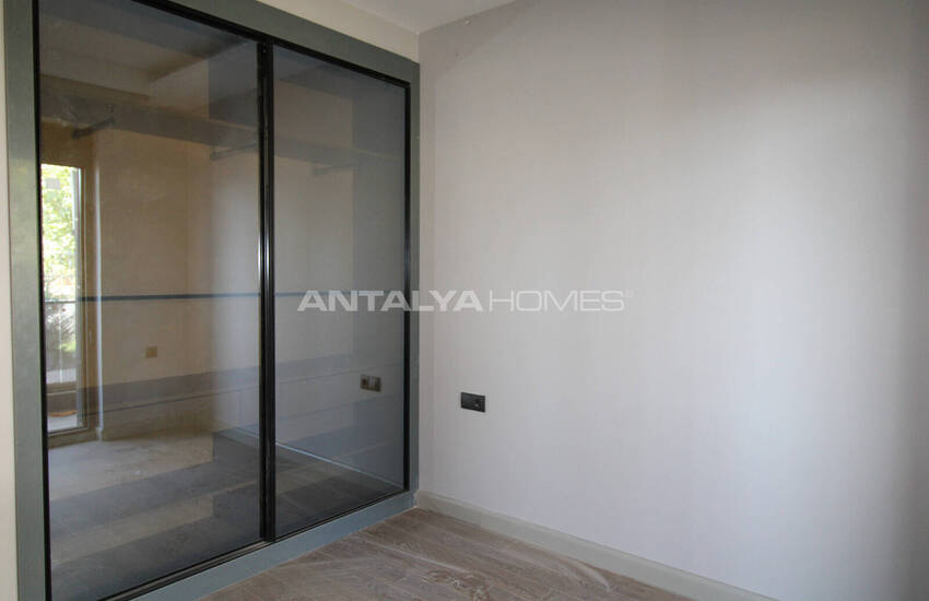 Flats in Project with Communal Pool in Antalya Altintas 11