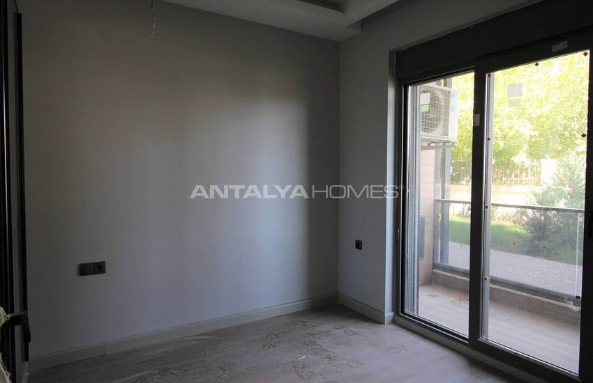 Flats in Project with Communal Pool in Antalya Altintas 10