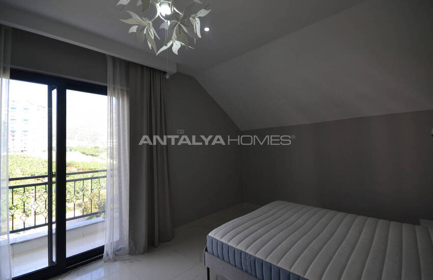 Alanya Mahmutlar'da Deniz Manzaralı ve Eşyalı Dubleks Daire 36