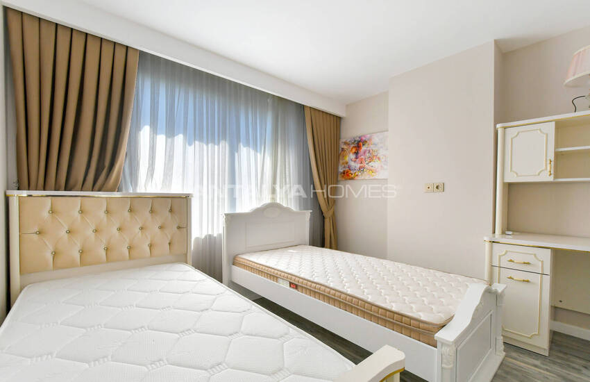 Sea View Real Estate Close to Amenities in Alanya Kargicak 47