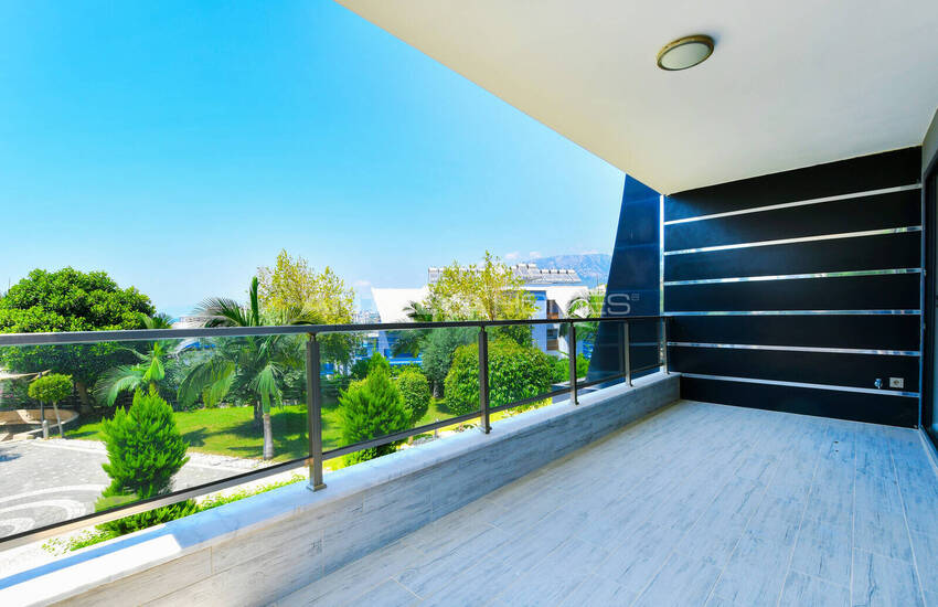 Sea View Real Estate Close to Amenities in Alanya Kargicak 33