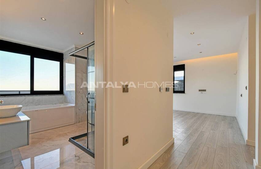 Sea View Property with Private Pool and Garden in Alanya 28