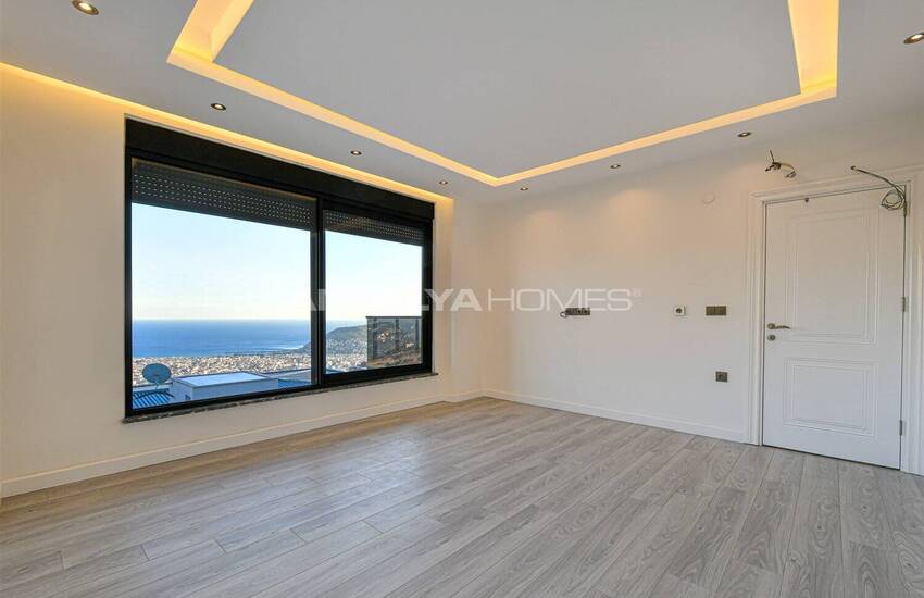 Sea View Property with Private Pool and Garden in Alanya 20