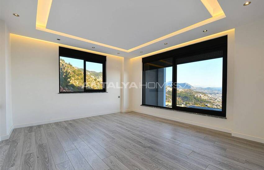 Sea View Property with Private Pool and Garden in Alanya 19
