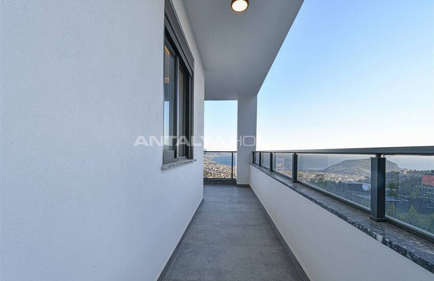 Sea View Property with Private Pool and Garden in Alanya 31